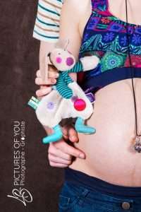 Photo grossesse par Laurent Bossaert - Pictures of You - Hauts de France - Studio avec doudou