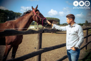 Lifestyle famille par photographe Laurent Bossaert studio Pictures of You - Nord Pas de Calais - Julie-Sébastien-Timoté-Soline-18