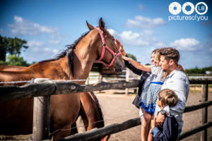 Lifestyle famille par photographe Laurent Bossaert studio Pictures of You - Nord Pas de Calais - Julie-Sébastien-Timoté-Soline-20