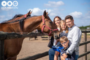 Lifestyle famille par photographe Laurent Bossaert studio Pictures of You - Nord Pas de Calais - Julie-Sébastien-Timoté-Soline-21