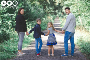 Lifestyle famille par photographe Laurent Bossaert studio Pictures of You - Nord Pas de Calais - Julie-Sébastien-Timoté-Soline-29